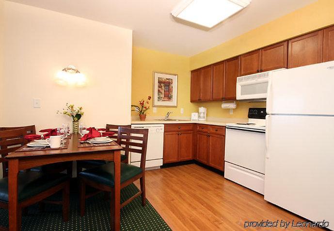 Residence Inn Des Moines West At Jordan Creek Town Center West Des Moines Room photo